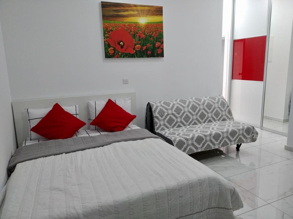 Dream- Downtown-Studios Пафос Экстерьер фото