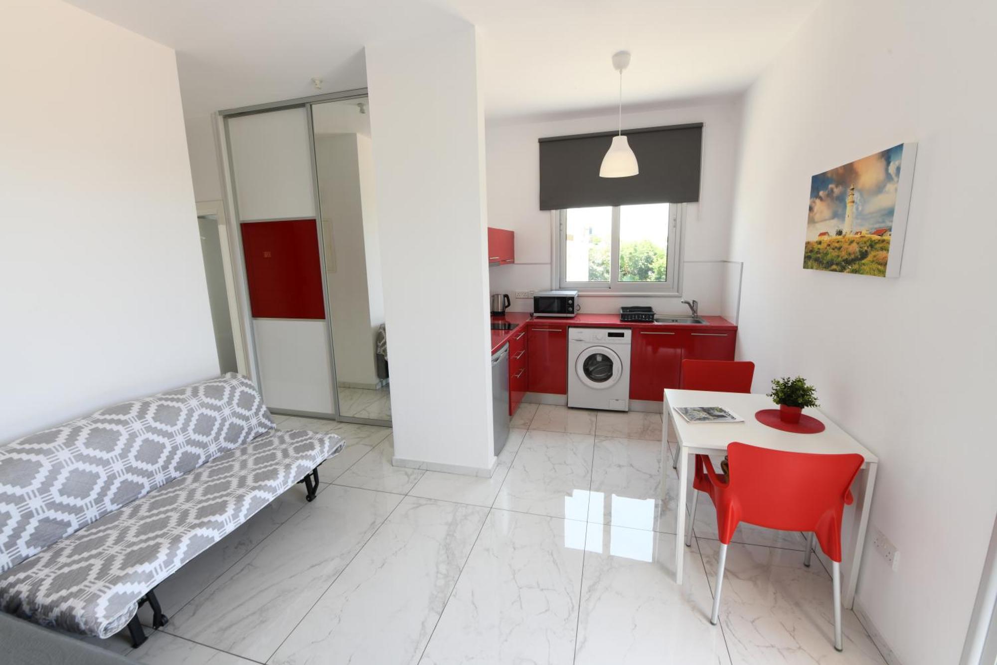 Dream- Downtown-Studios Пафос Экстерьер фото
